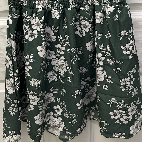 Juniors size small fall dress with arm ties, elastic waist, super soft material. - Picture 9 of 11